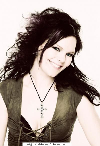 anette - e super faina si vocea cantaretei anettte - Nightwish